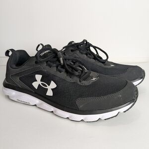 Under Armour Women's Sz 10 Black / White Charged Assert